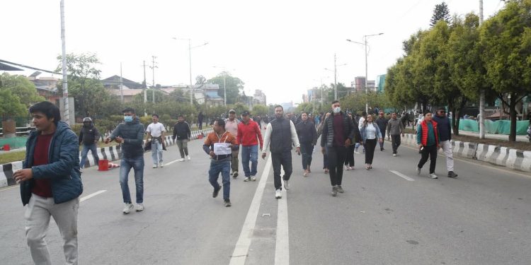 एमालेका ७ कर्याकर्ता पक्राउ